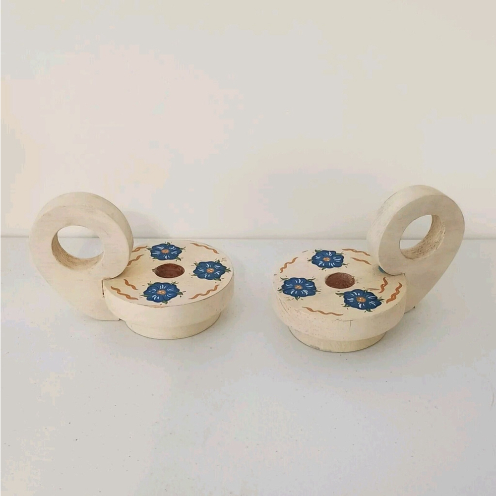 Vtg Handmade Jan Meflgren Blue Floral Hand Painted Cream Wooden Candle Holders